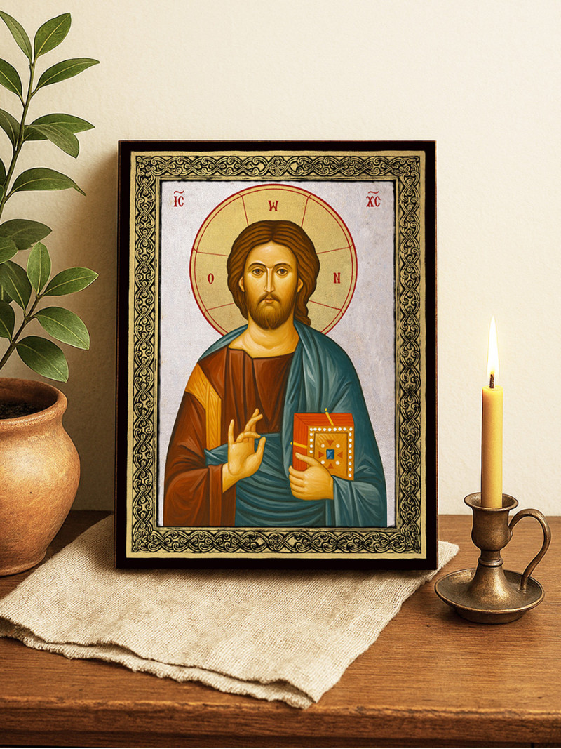 Icoană din argint cu Iisus Hristos Pantocrator cu fundal argintiu și ramă aurită