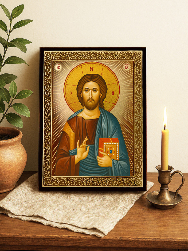 Icoană aurită cu Iisus Hristos Pantocrator cu raze decorative și ramă