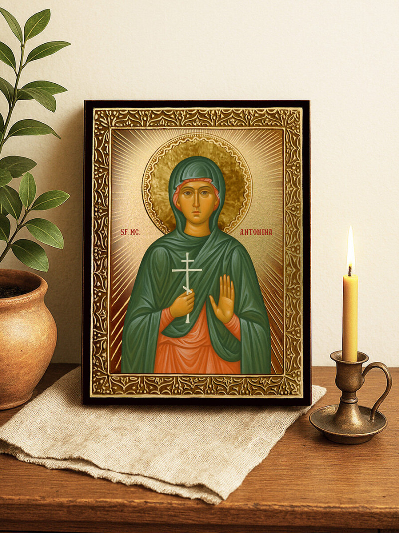 Icoană cu Sfânta Antonina cu raze aurii decorative