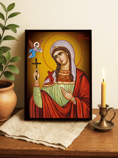 Icoană cu Sfânta Doroteia cu fundal galben luminos
