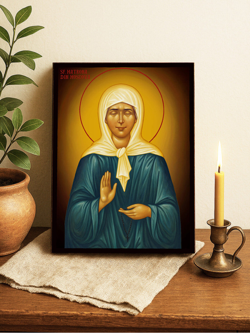 Icoană ortodoxă cu Sfânta Matrona a Moscovei cu fundal galben luminos