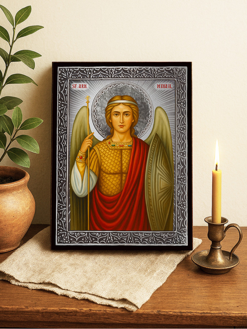 Icoană cu Sfântul Arhanghel Mihail cu raze argintii decorative