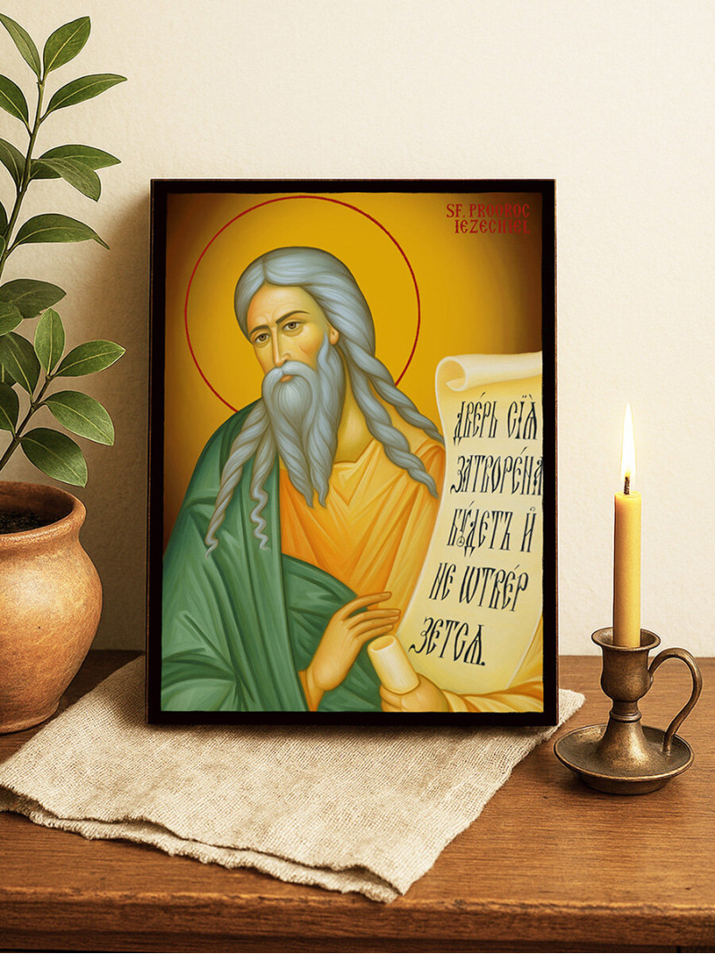 Icoană cu Sfântul Iezechiel cu fundal galben luminos