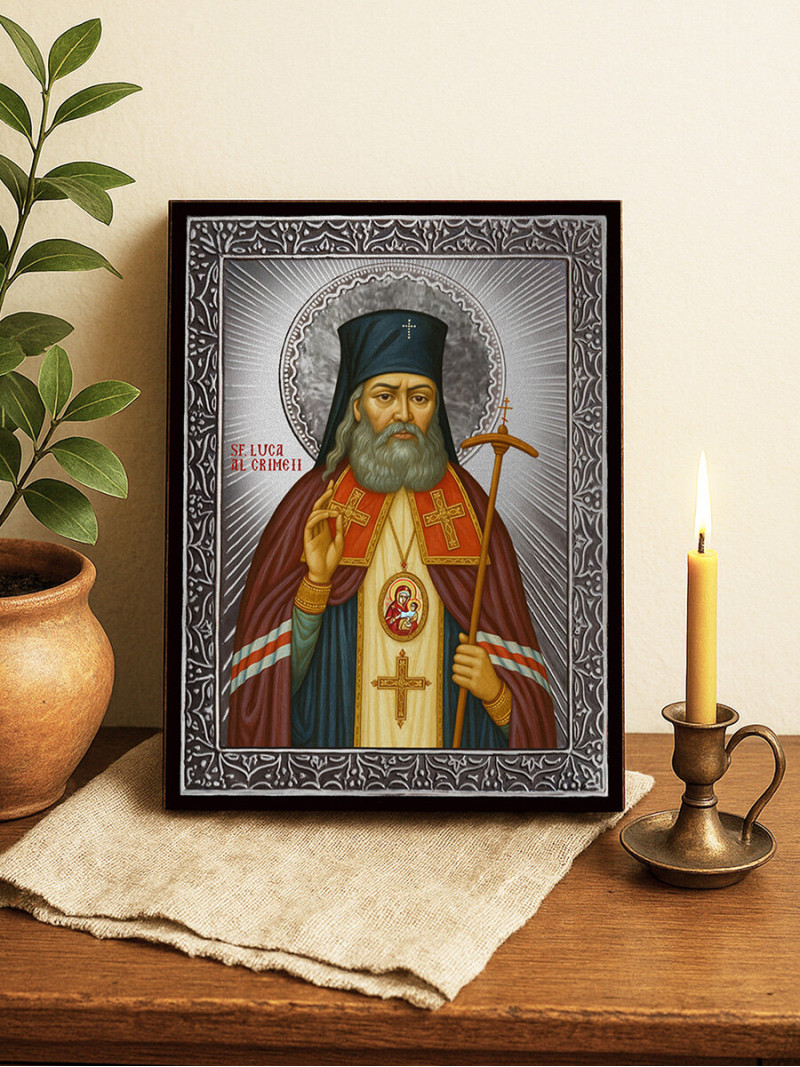 Icoană cu Sfântul Luca al Crimeei cu raze argintii decorative