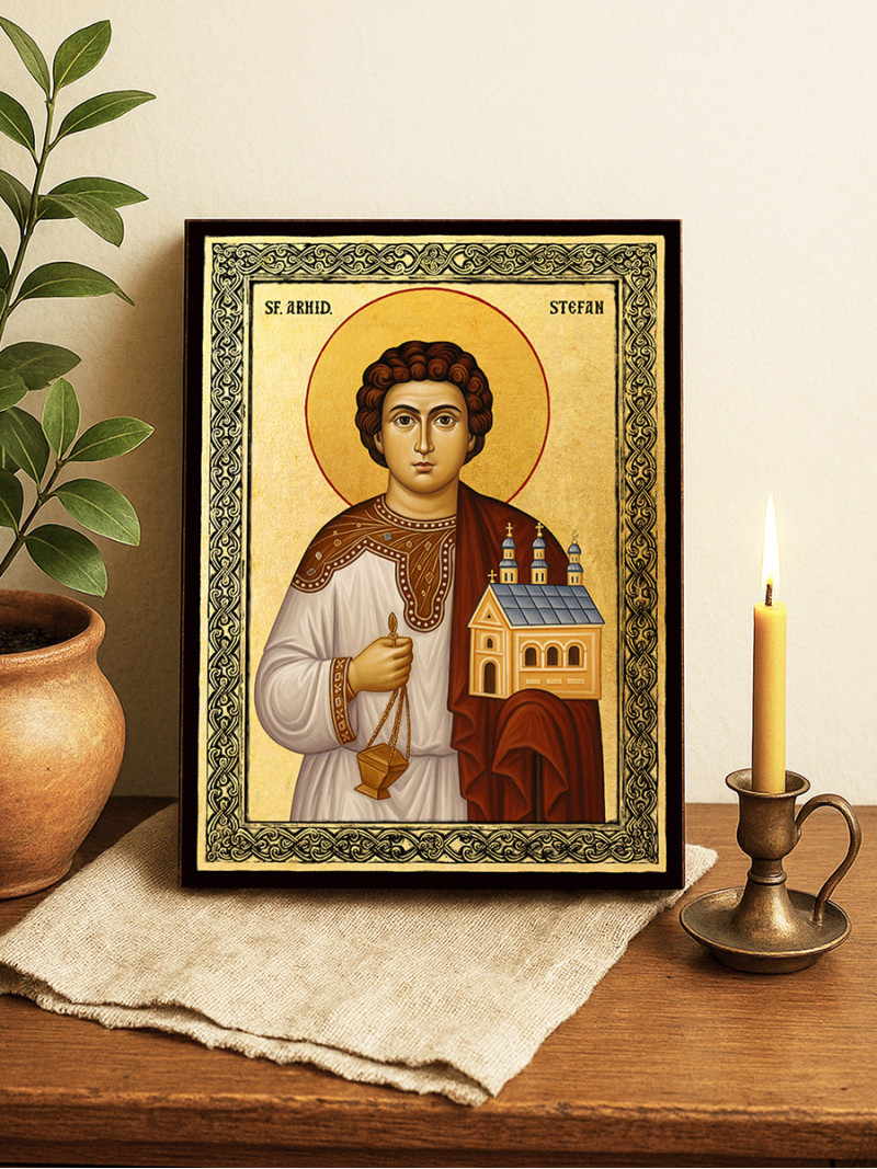Icoană aurită cu Sfântul Ștefan cu fundal și ramă aurie decorativă