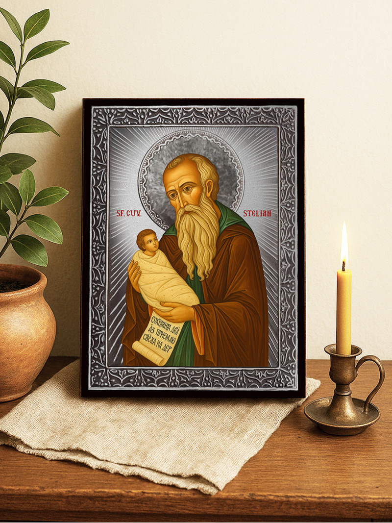 Icoană cu Sfântul Stelian cu raze argintii decorative