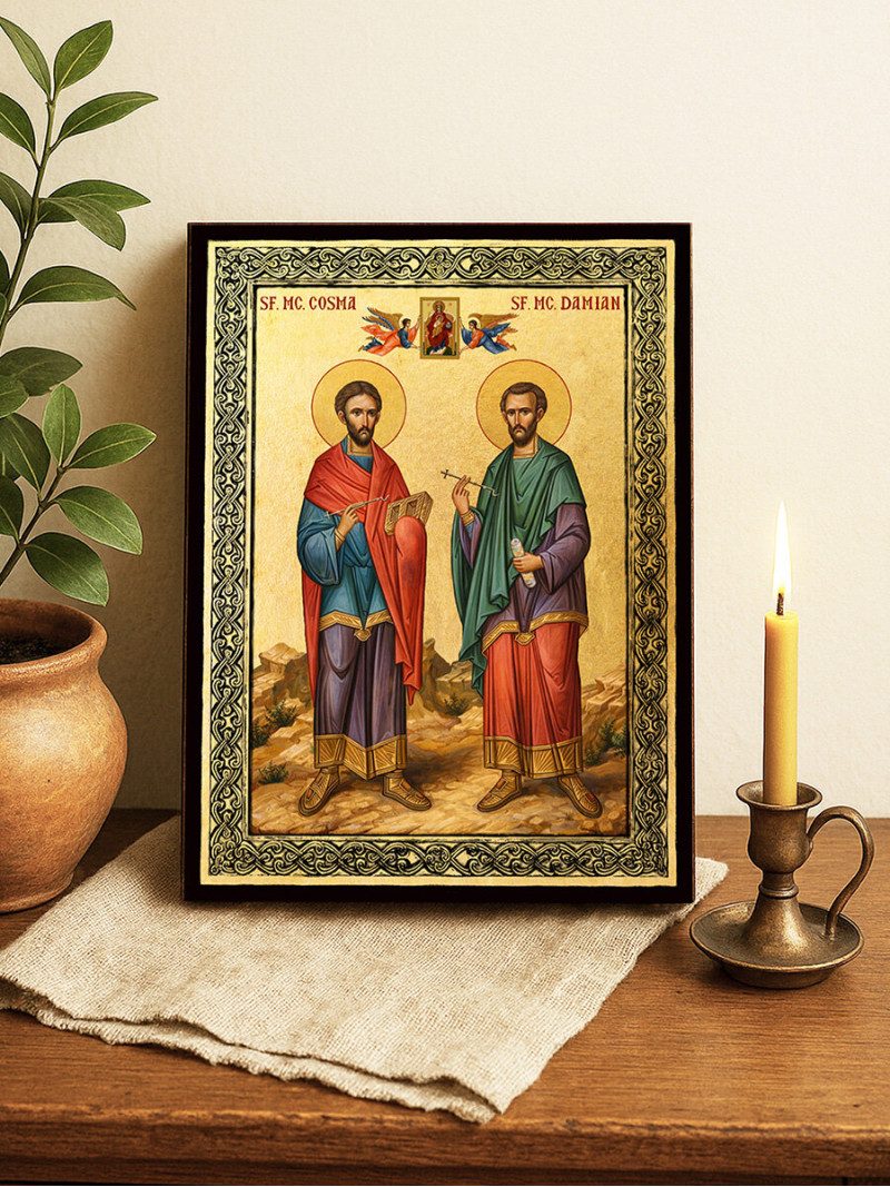 Icoană aurită cu Sfinții Cozma și Damian și ramă decorativă