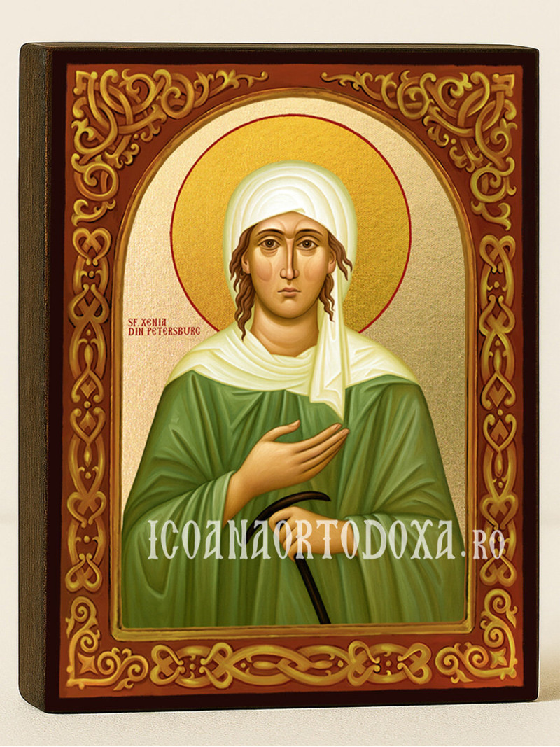 Icoană cu Sfânta Xenia din Petersburg cu arcadă florală și fundal auriu