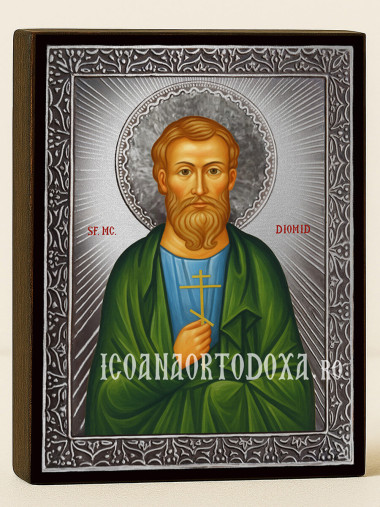 Icoană cu Sfântul Diomid cu raze argintii decorative